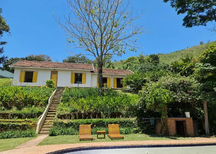 Hotel de luxo Apenas: Casa Açucena no sítio Gaia Magia Miguel Pereira RJ